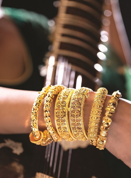 Louis Vuitton Tribute Charm Bracelet In Yellow Gold - Praise To Heaven