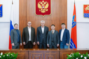 Alrosa Magadan tie up