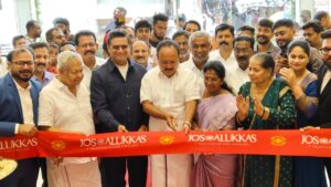 Shri Ganapathy Rajkumar MP Coimbatore along with Actor Madhavan and Shri Jos Alukkas Chairman Jos Alukkas inaugurating the new flagship store in Coimbatore