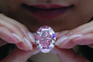 biggest ever Russian pink diamond illustrative