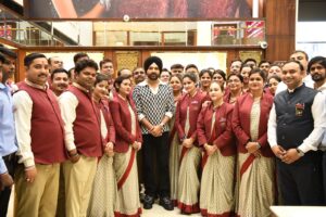 Kapil Sharma with DP Jewellers staff