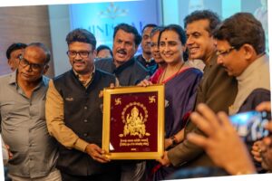 Smt Chitra Wagh at GJS April exhibition