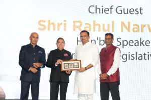 Kirit Bhansali Chairman GJEPC felicitates Honble Speaker Rahul Narwekar in the presence of Shaunak Parikh Vice Chairman GJEPC and Anil Virani Convener AF GJEPC. 1